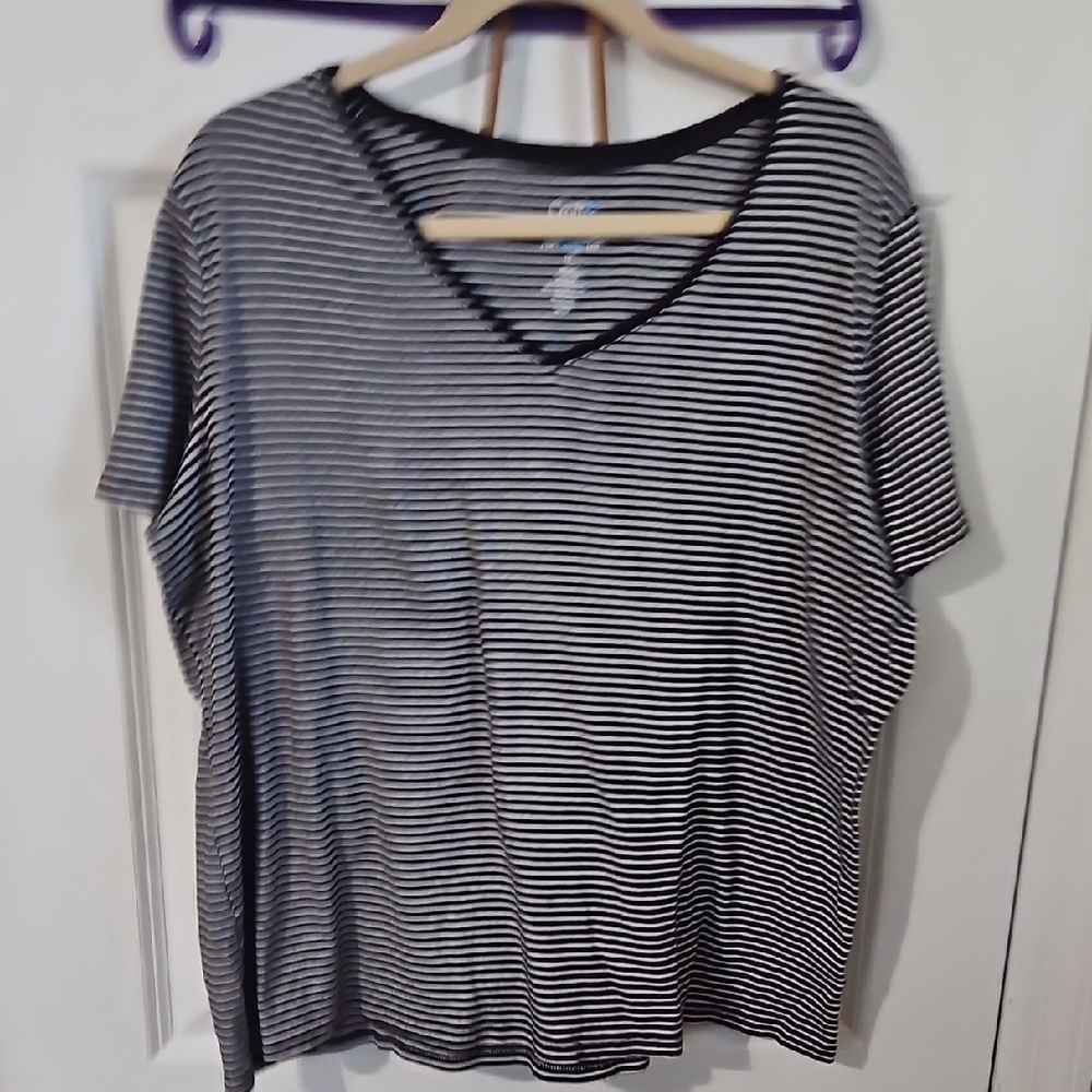 Croft & Barrow Black and White Striped Short Sleeve Tee
